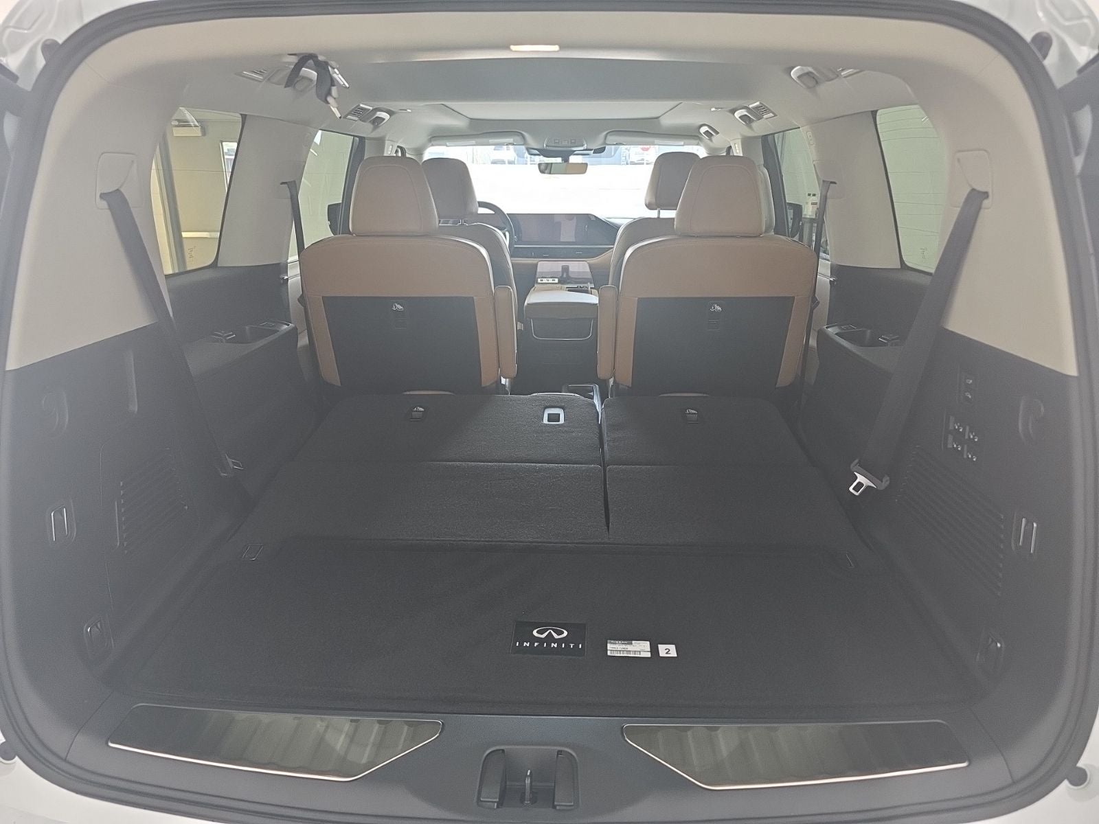 2026 INFINITI QX80 LUXE