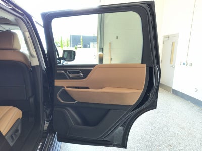 2027 INFINITI QX80 LUXE
