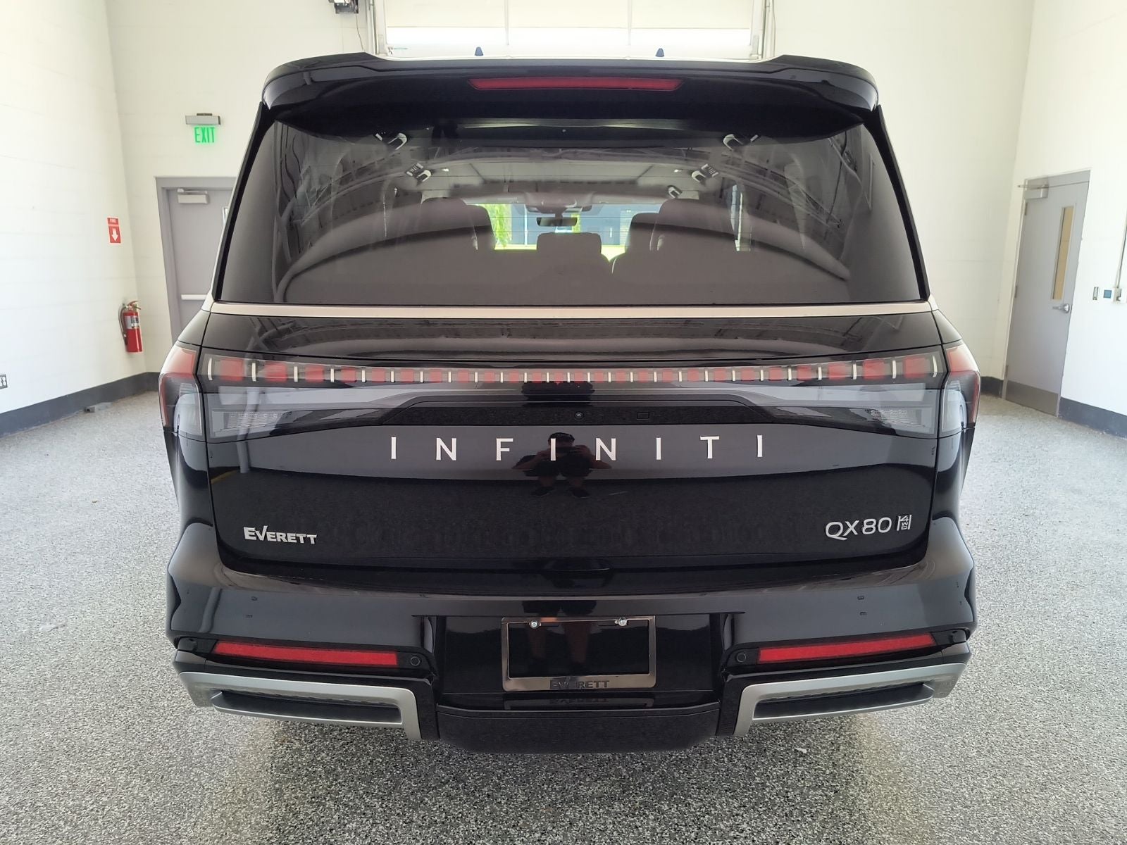 2027 INFINITI QX80 LUXE