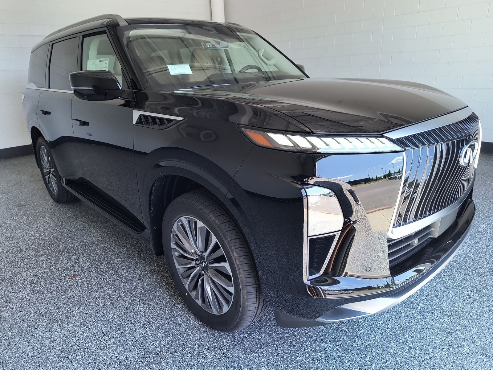 2027 INFINITI QX80 LUXE