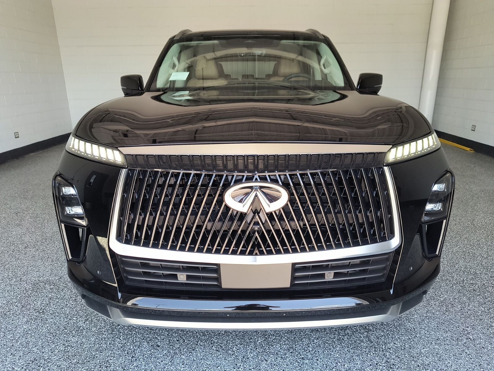 2027 INFINITI QX80 LUXE