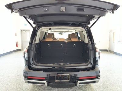 2027 INFINITI QX80 LUXE