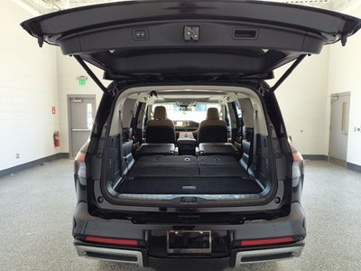 2027 INFINITI QX80 LUXE