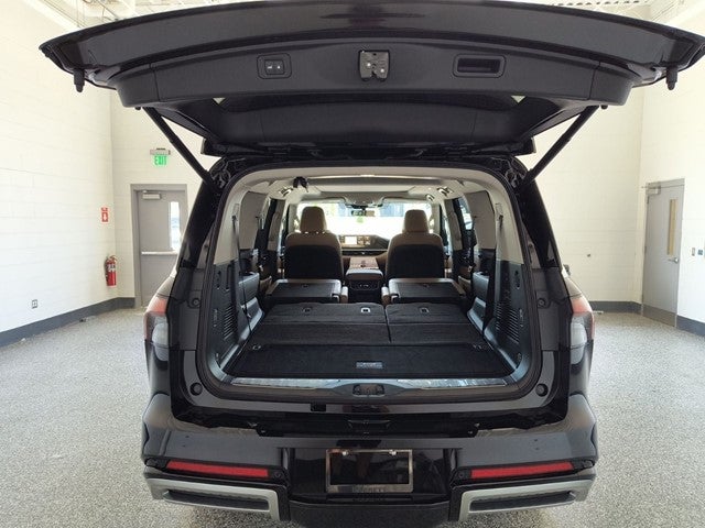 2027 INFINITI QX80 LUXE
