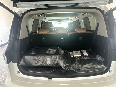2027 INFINITI QX80 LUXE