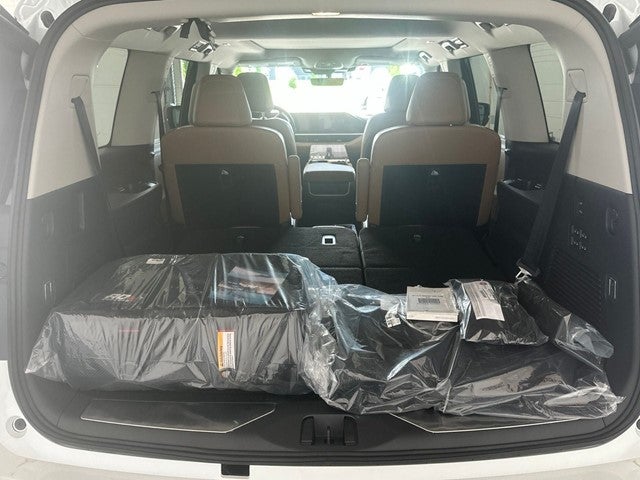 2027 INFINITI QX80 LUXE