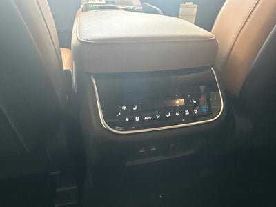 2027 INFINITI QX80 LUXE