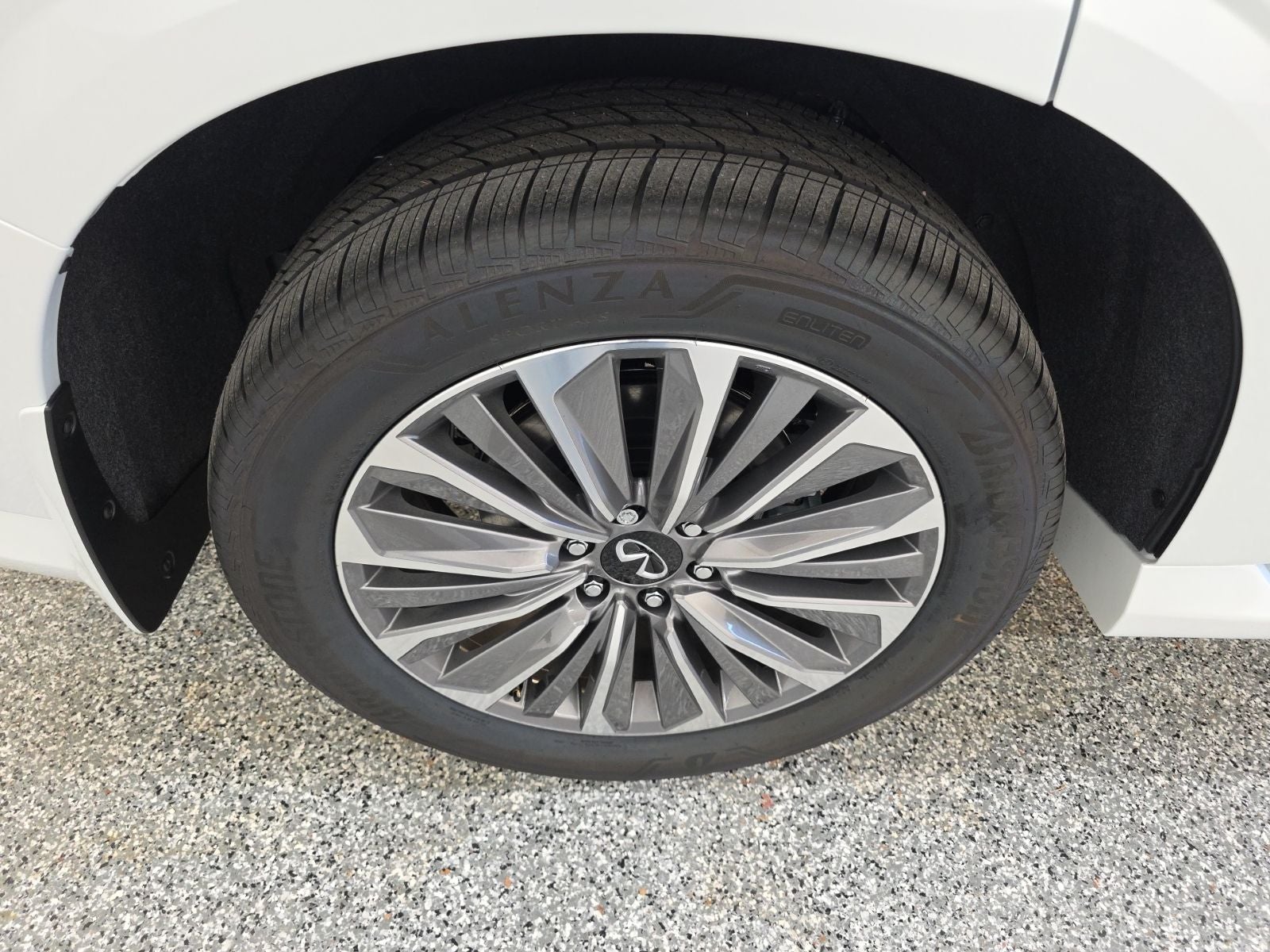 2026 INFINITI QX80 LUXE