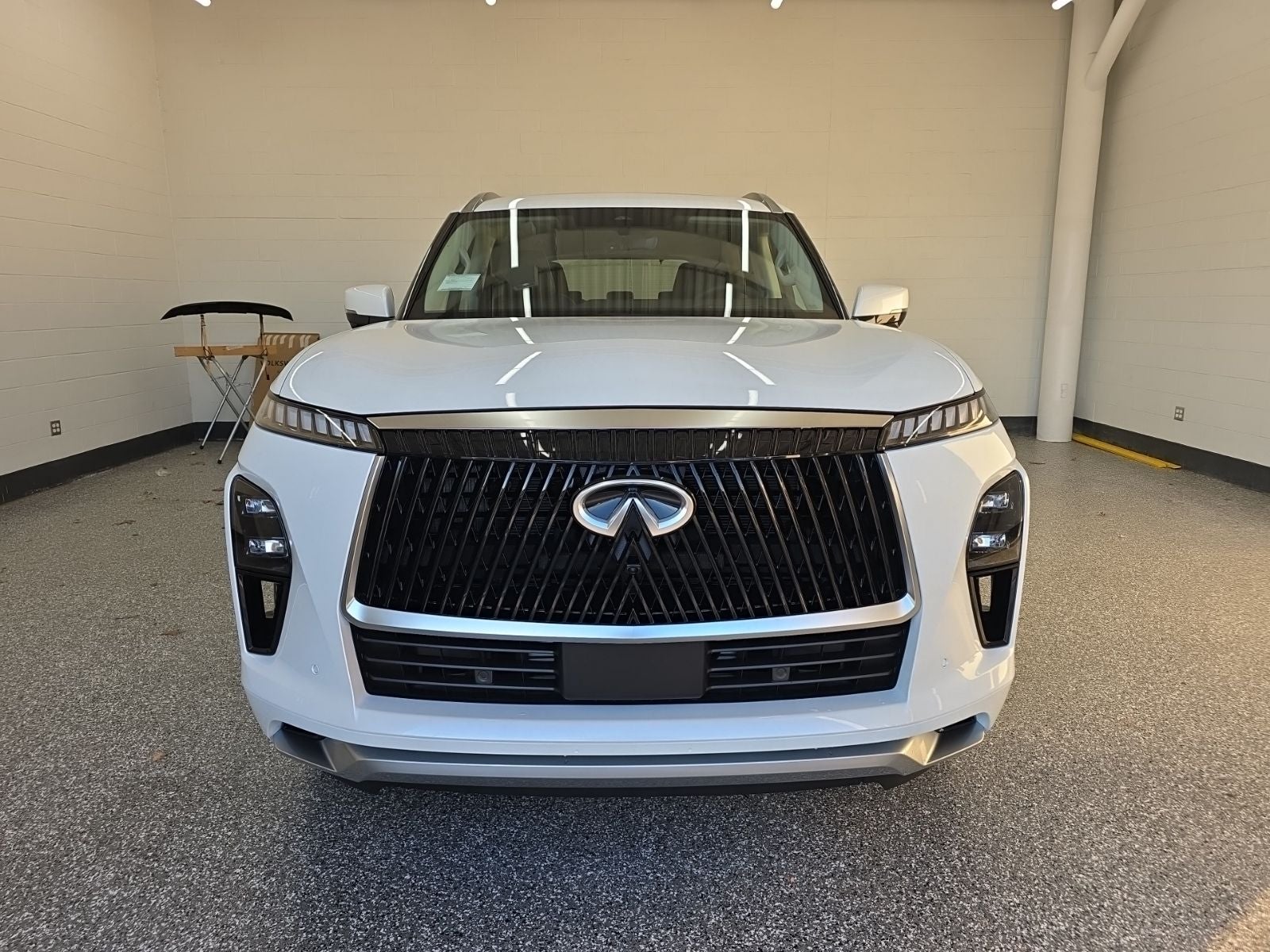 2026 INFINITI QX80 LUXE