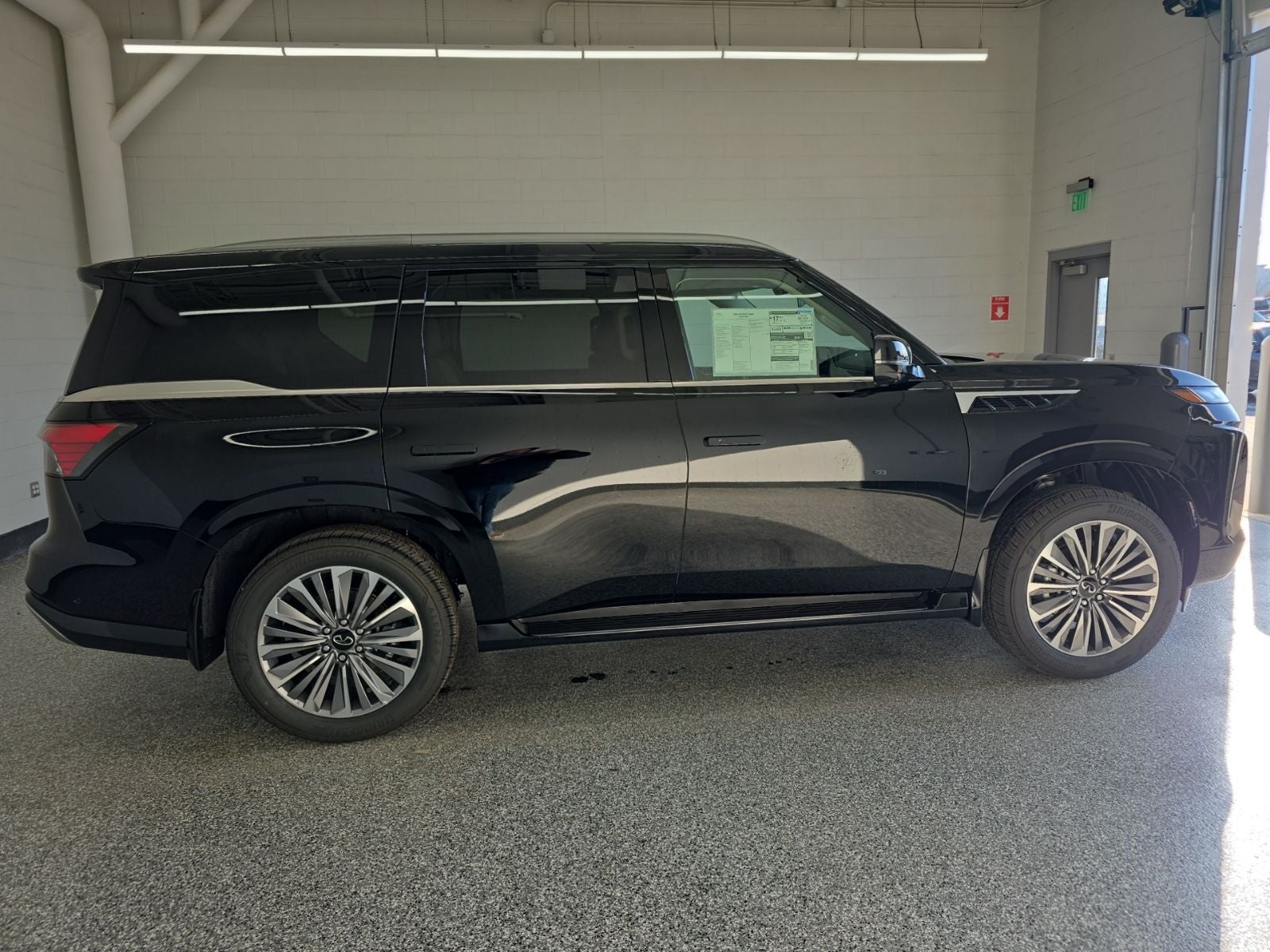 2026 INFINITI QX80 LUXE