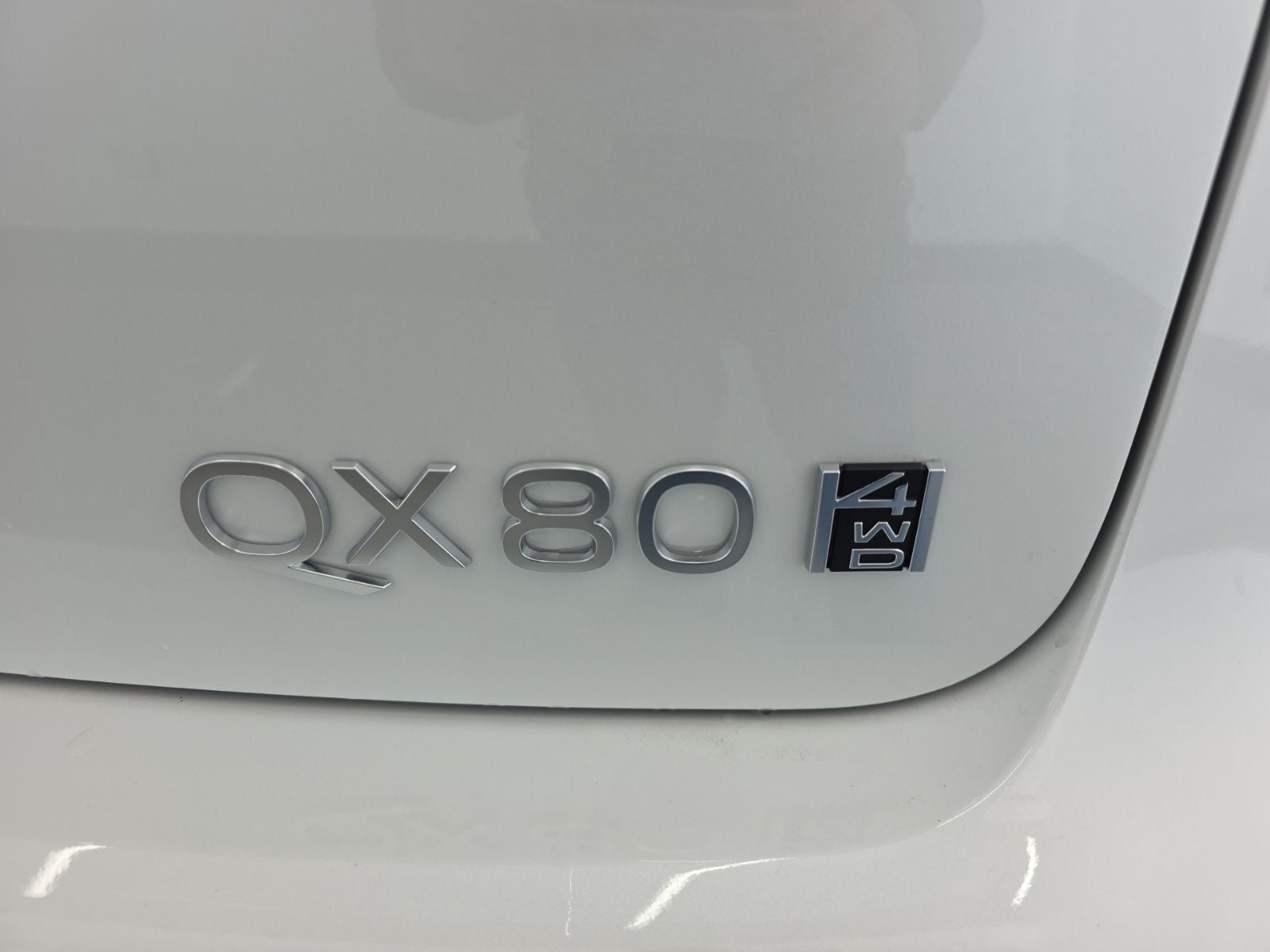 2026 INFINITI QX80 LUXE