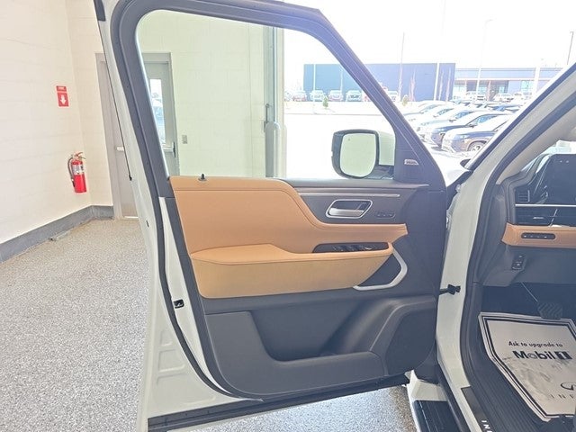 2026 INFINITI QX80 LUXE