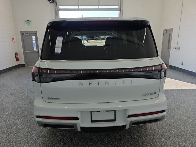2026 INFINITI QX80 LUXE