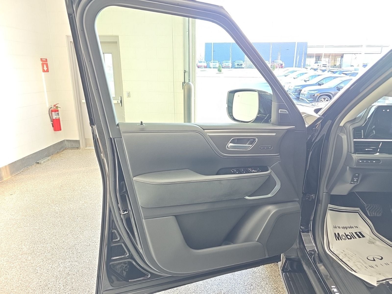 2026 INFINITI QX80 LUXE