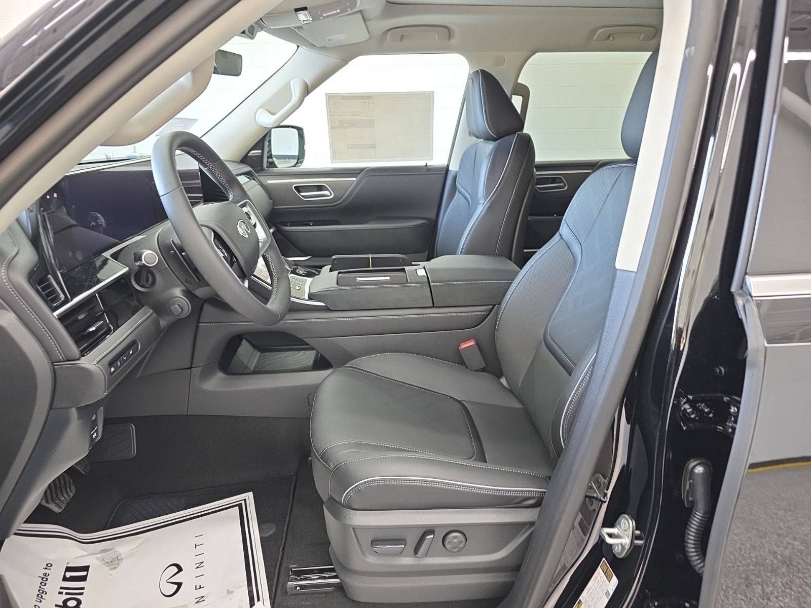 2026 INFINITI QX80 LUXE