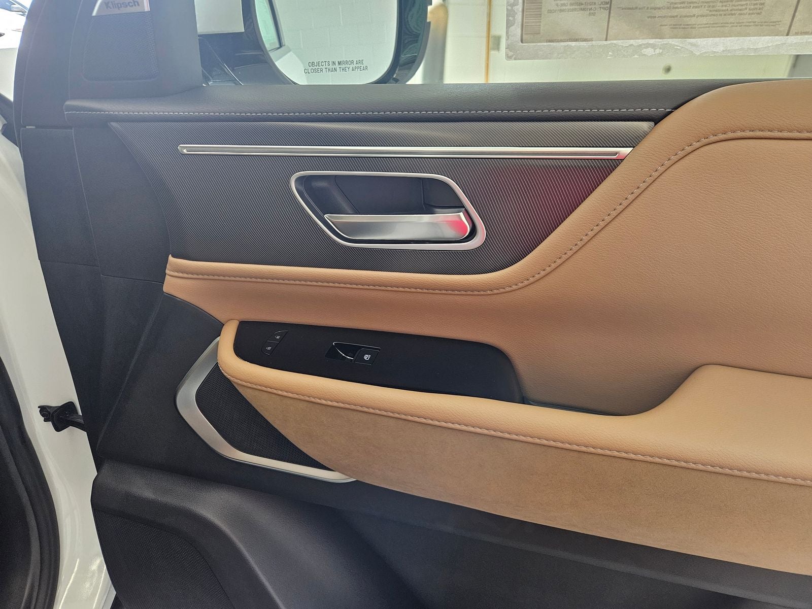 2027 INFINITI QX80 LUXE