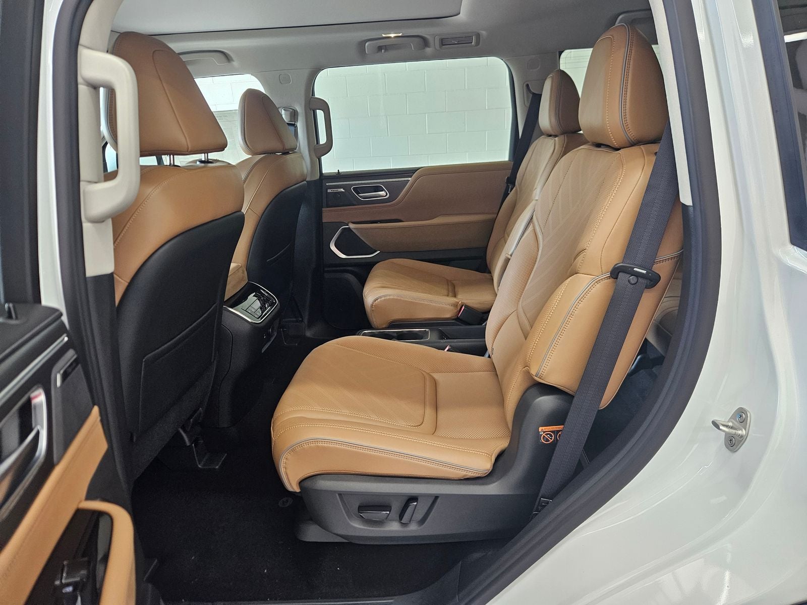 2027 INFINITI QX80 LUXE