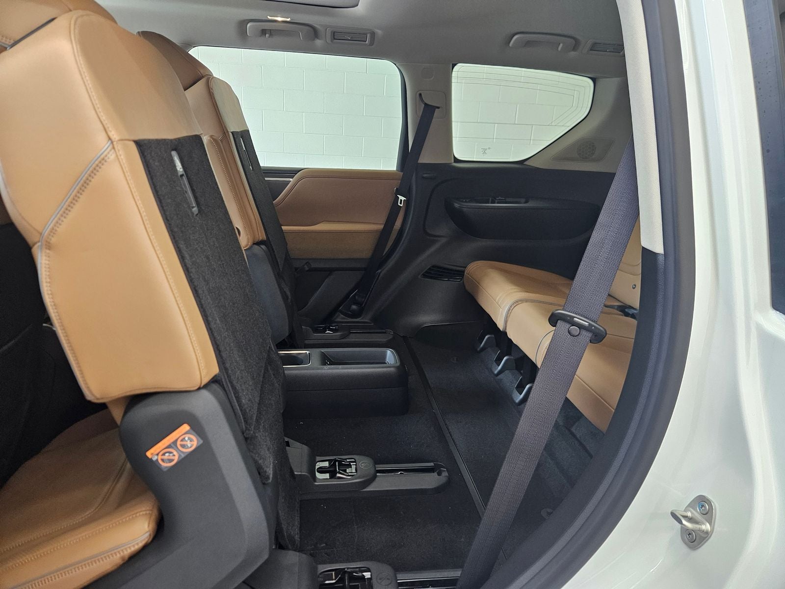 2027 INFINITI QX80 LUXE