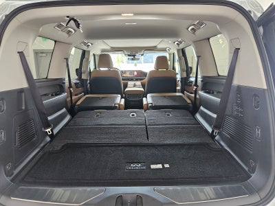 2027 INFINITI QX80 LUXE