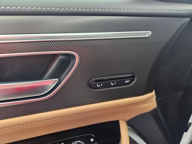 2027 INFINITI QX80 LUXE