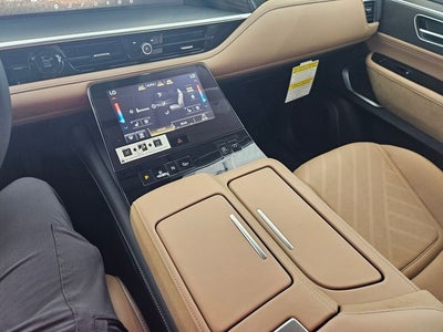 2027 INFINITI QX80 LUXE