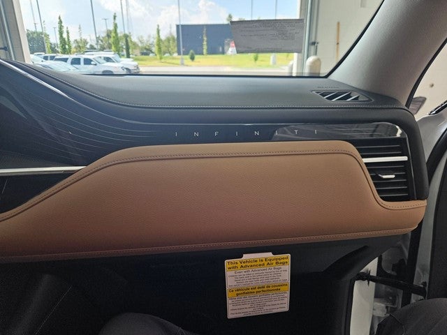 2027 INFINITI QX80 LUXE