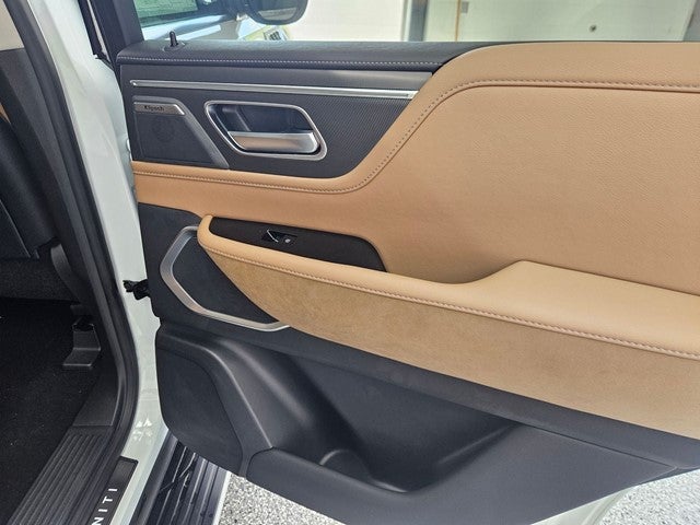 2027 INFINITI QX80 LUXE