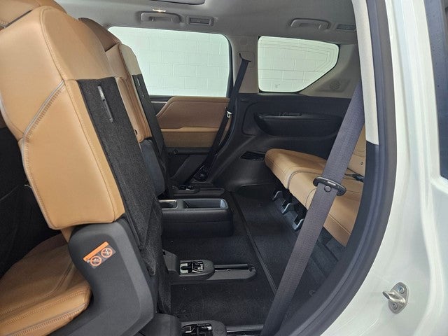 2027 INFINITI QX80 LUXE