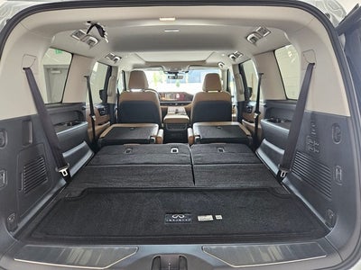 2027 INFINITI QX80 LUXE