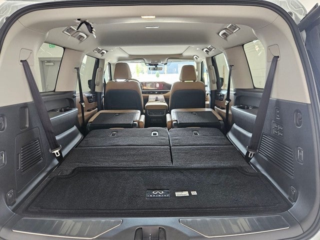 2027 INFINITI QX80 LUXE