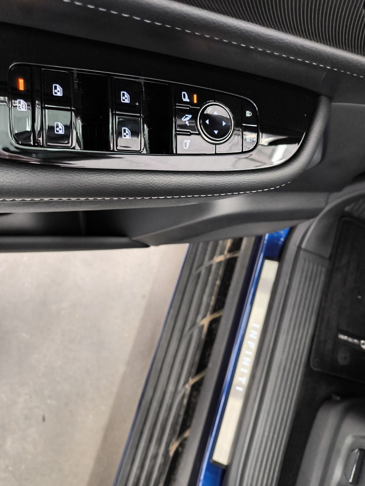 2025 INFINITI QX80 LUXE