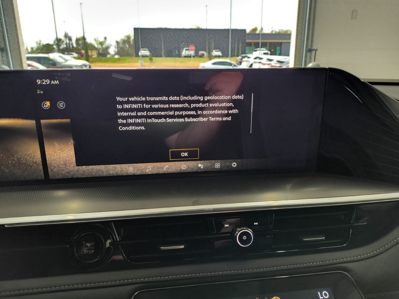 2025 INFINITI QX80 LUXE