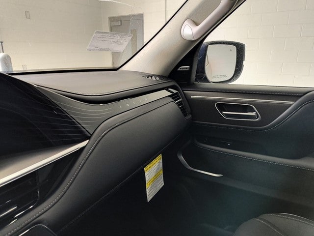 2025 INFINITI QX80 LUXE