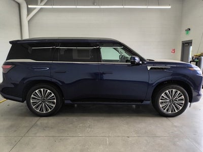 2025 INFINITI QX80 LUXE