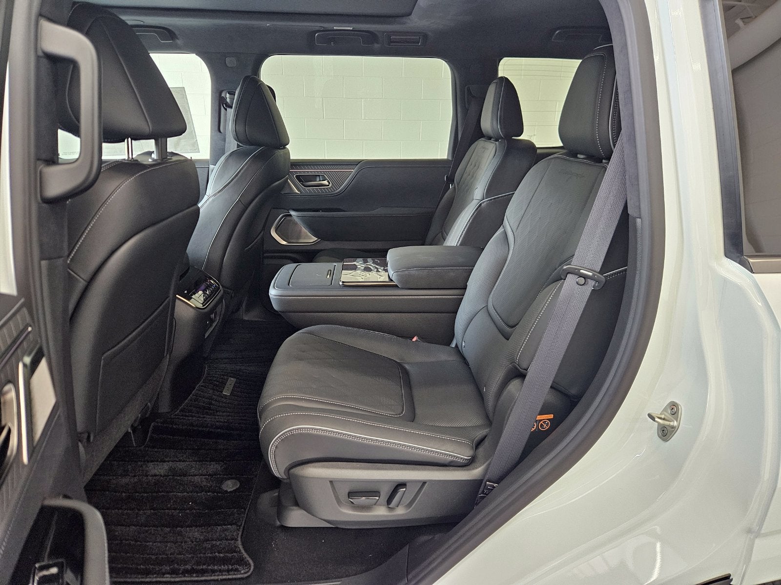 2027 INFINITI QX80 AUTOGRAPH