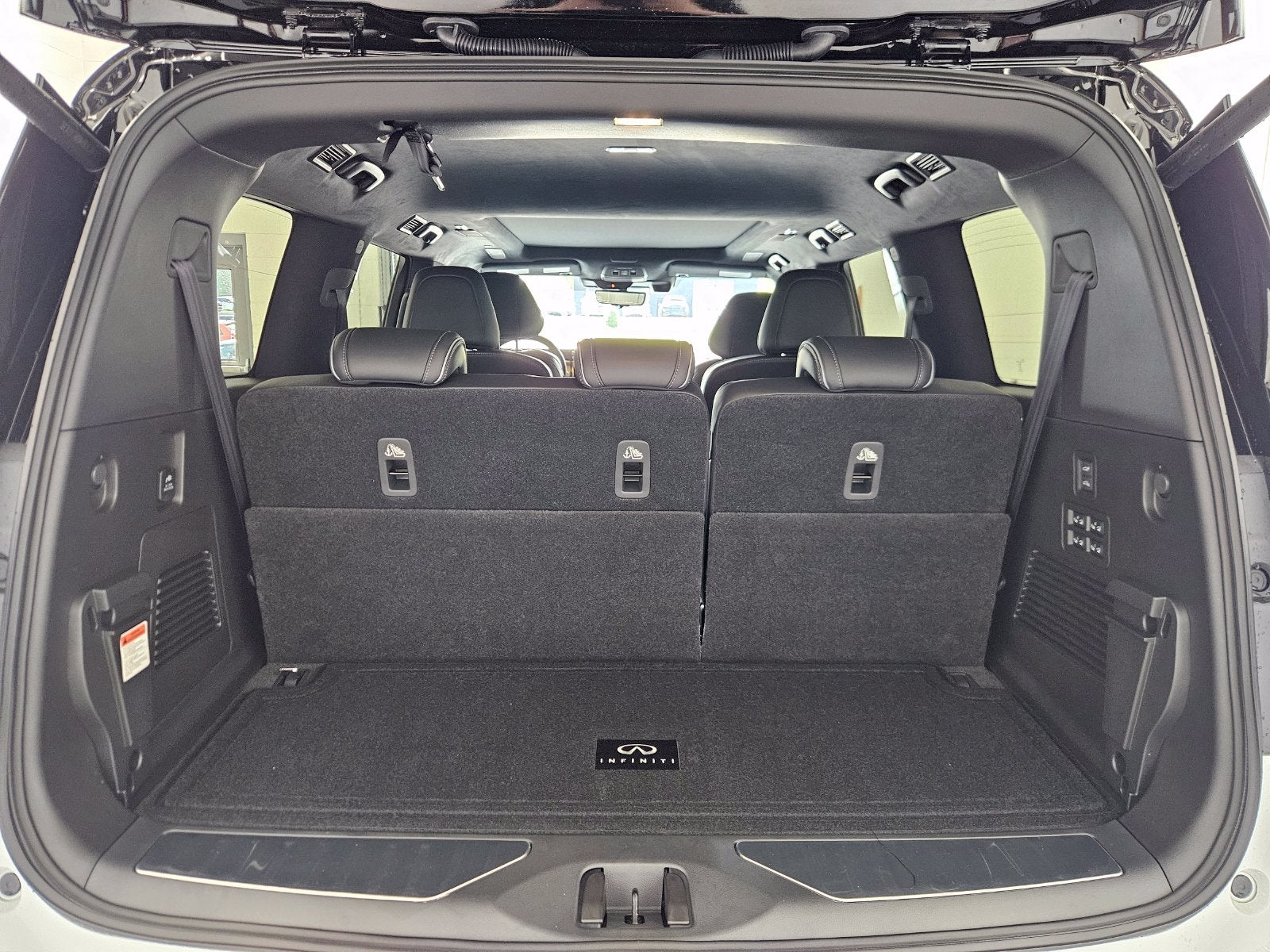 2027 INFINITI QX80 AUTOGRAPH