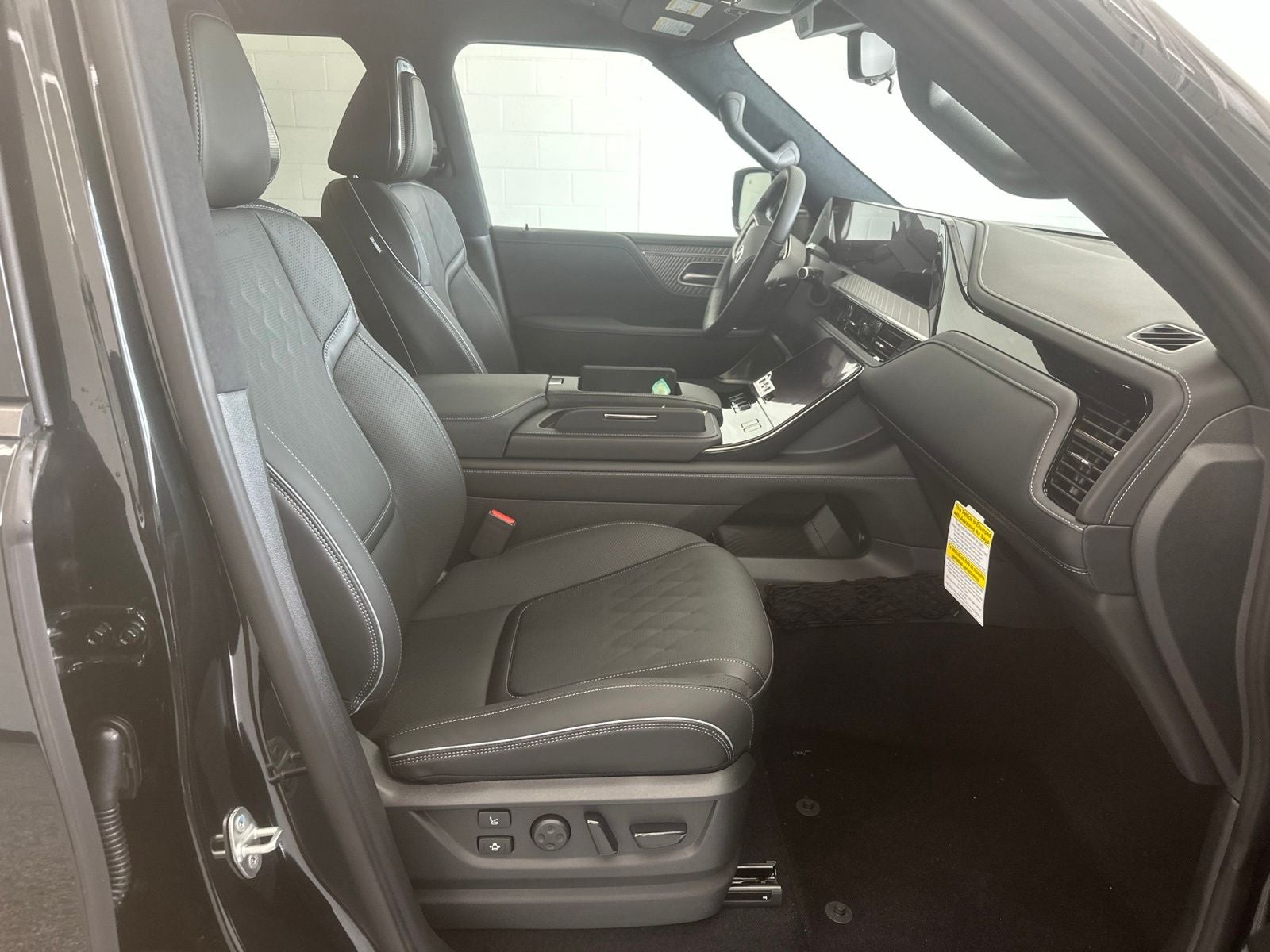 2027 INFINITI QX80 AUTOGRAPH