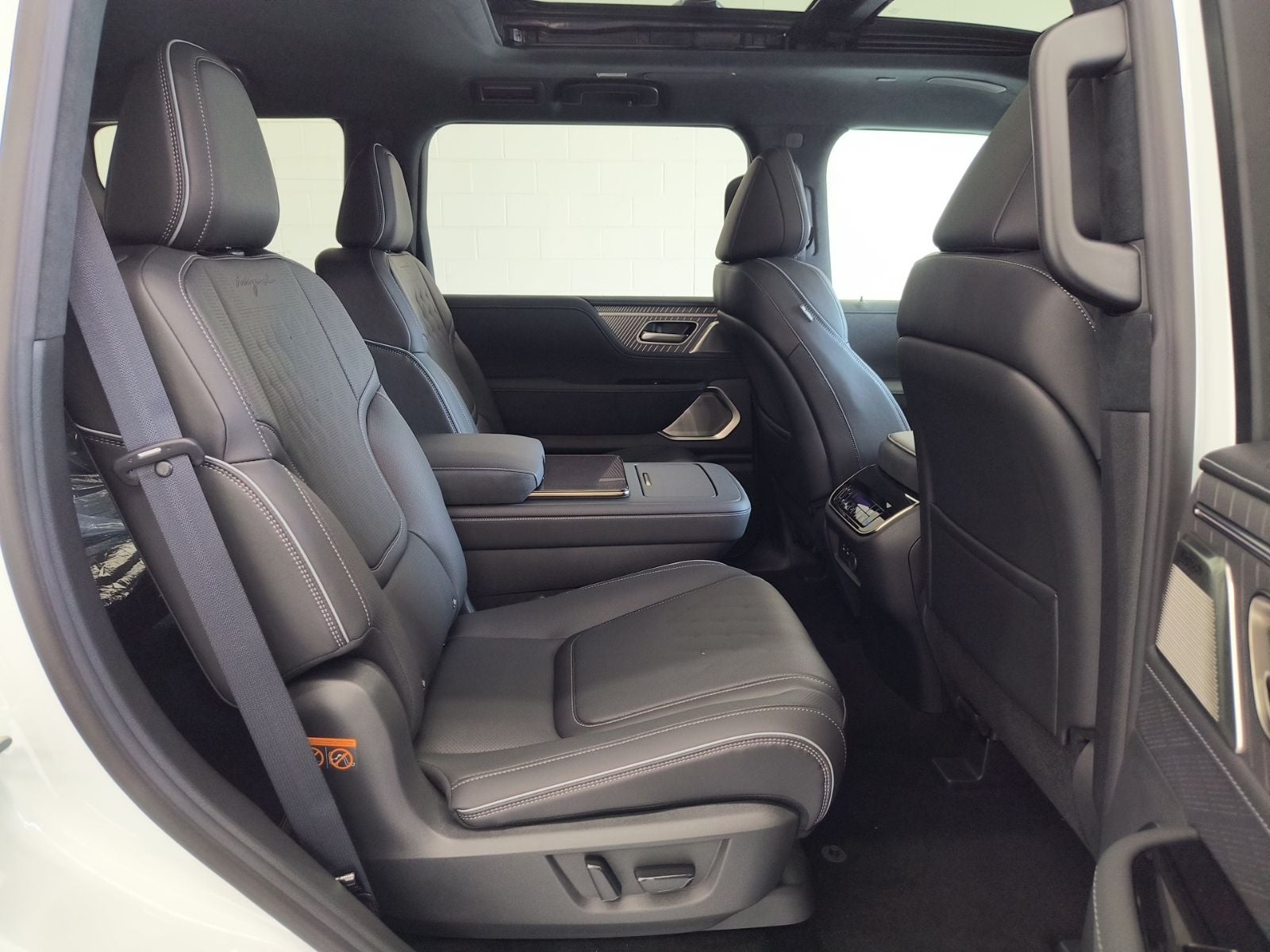 2027 INFINITI QX80 AUTOGRAPH