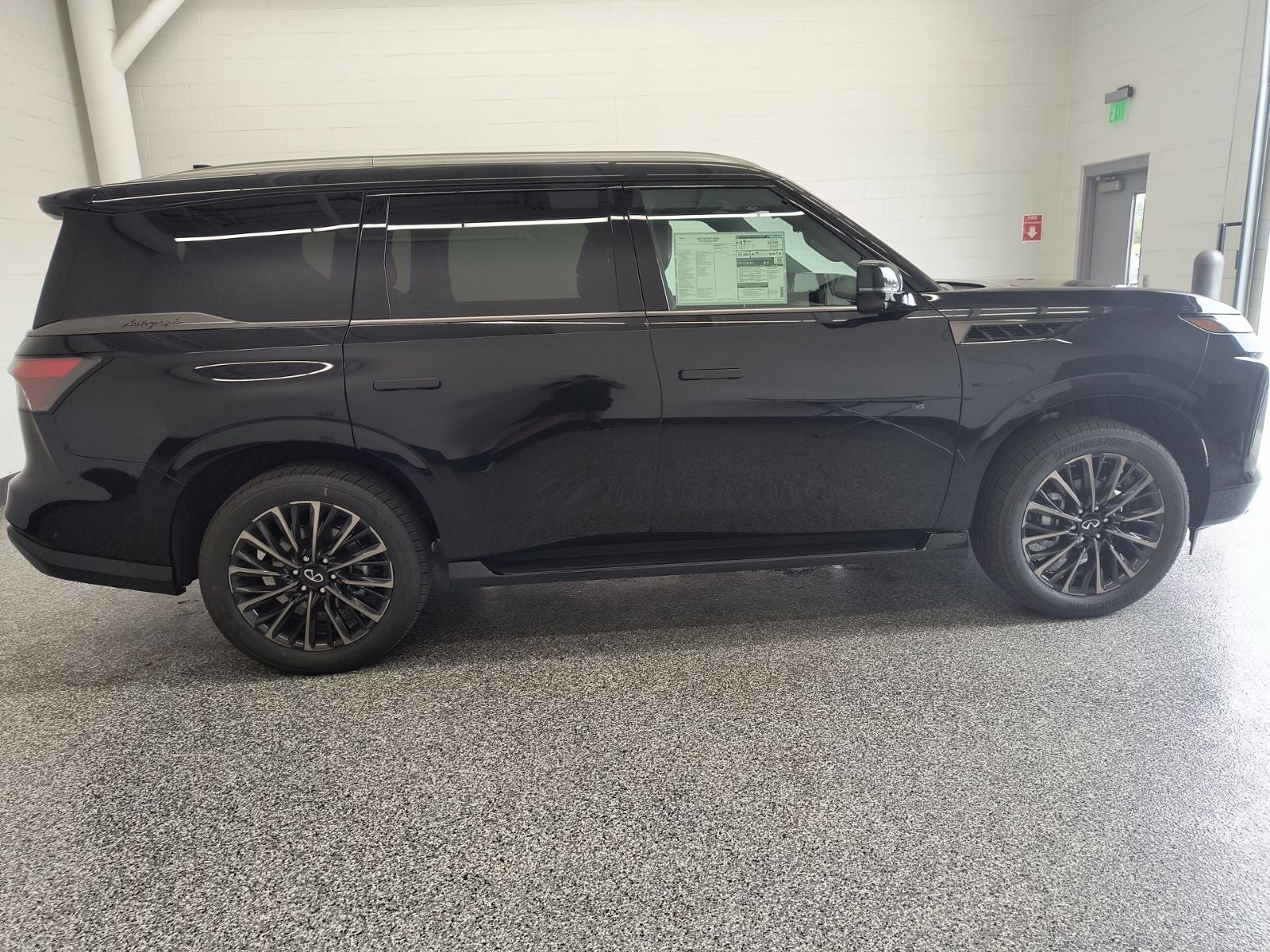 2027 INFINITI QX80 AUTOGRAPH