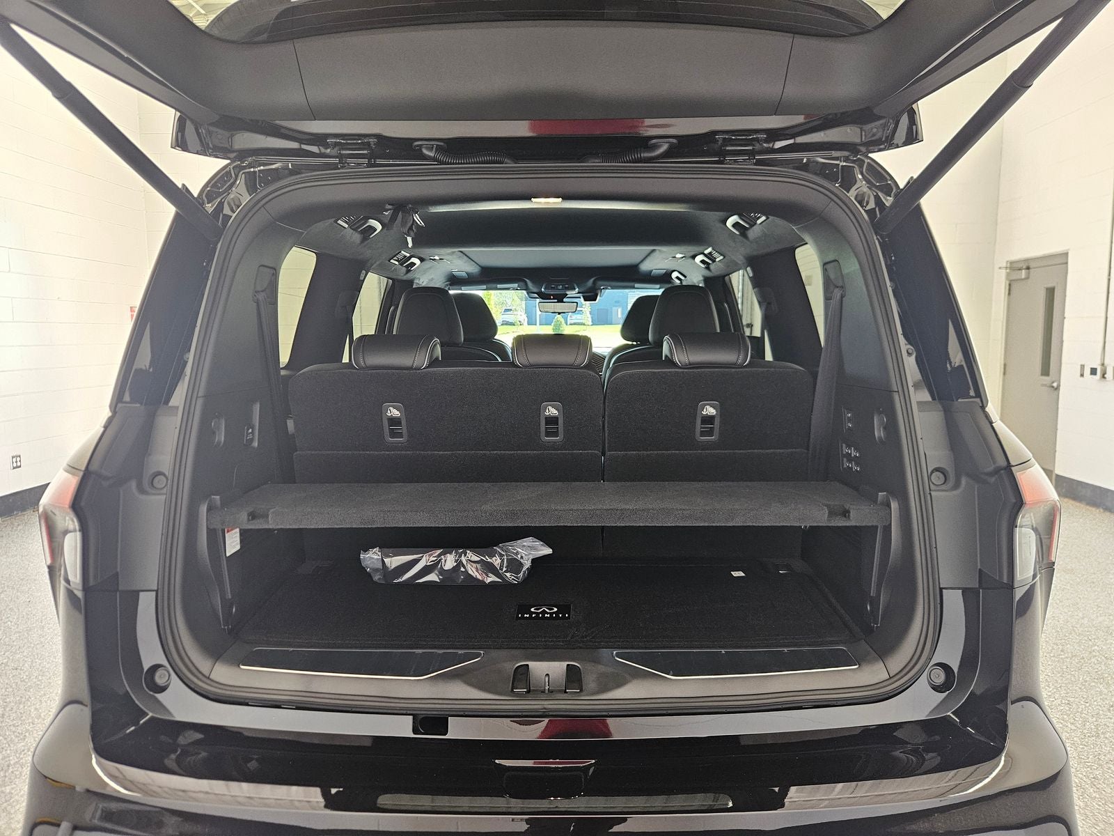 2027 INFINITI QX80 AUTOGRAPH
