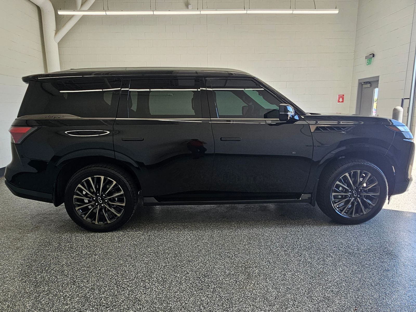 2027 INFINITI QX80 AUTOGRAPH