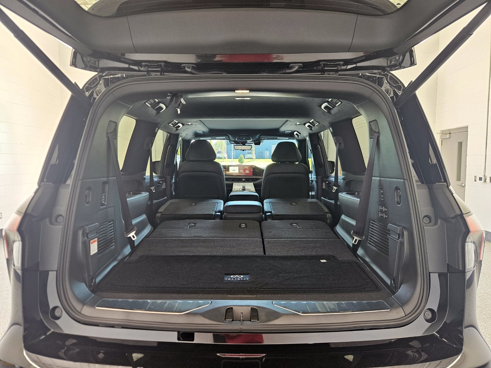 2027 INFINITI QX80 AUTOGRAPH