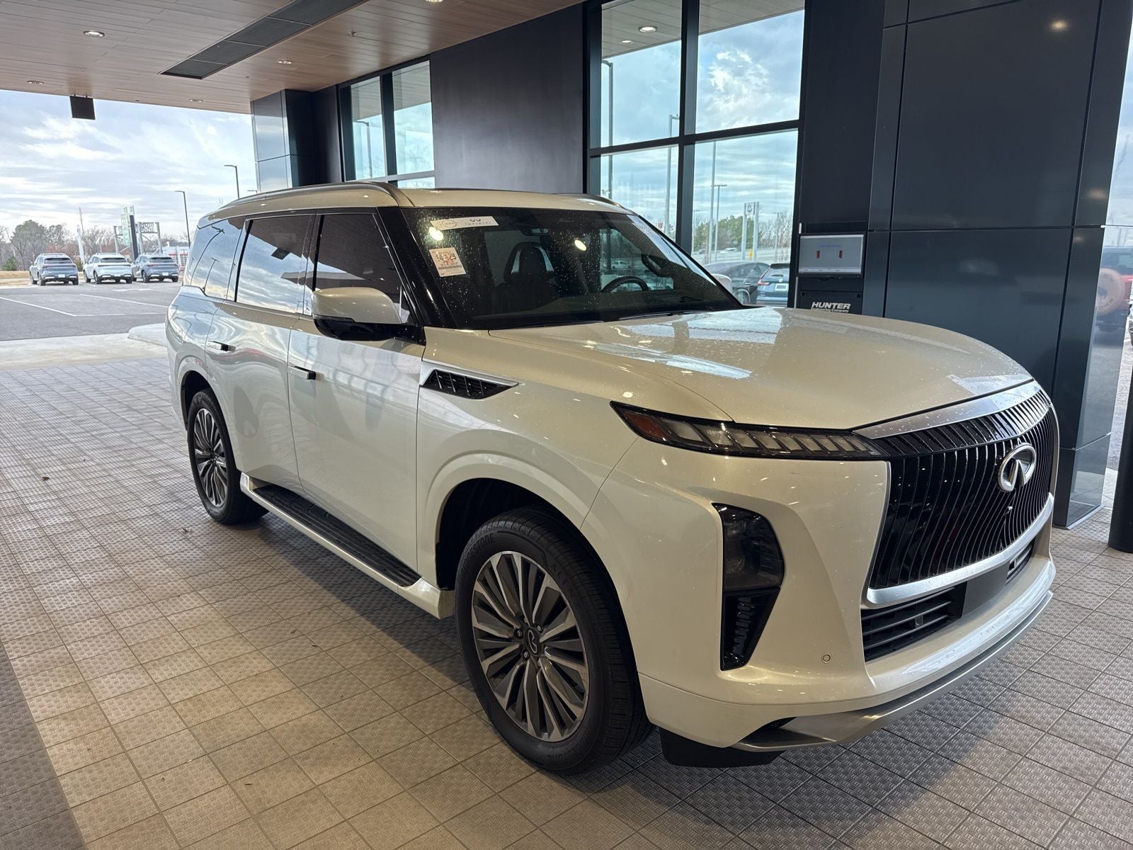 2025 INFINITI QX80 SENSORY