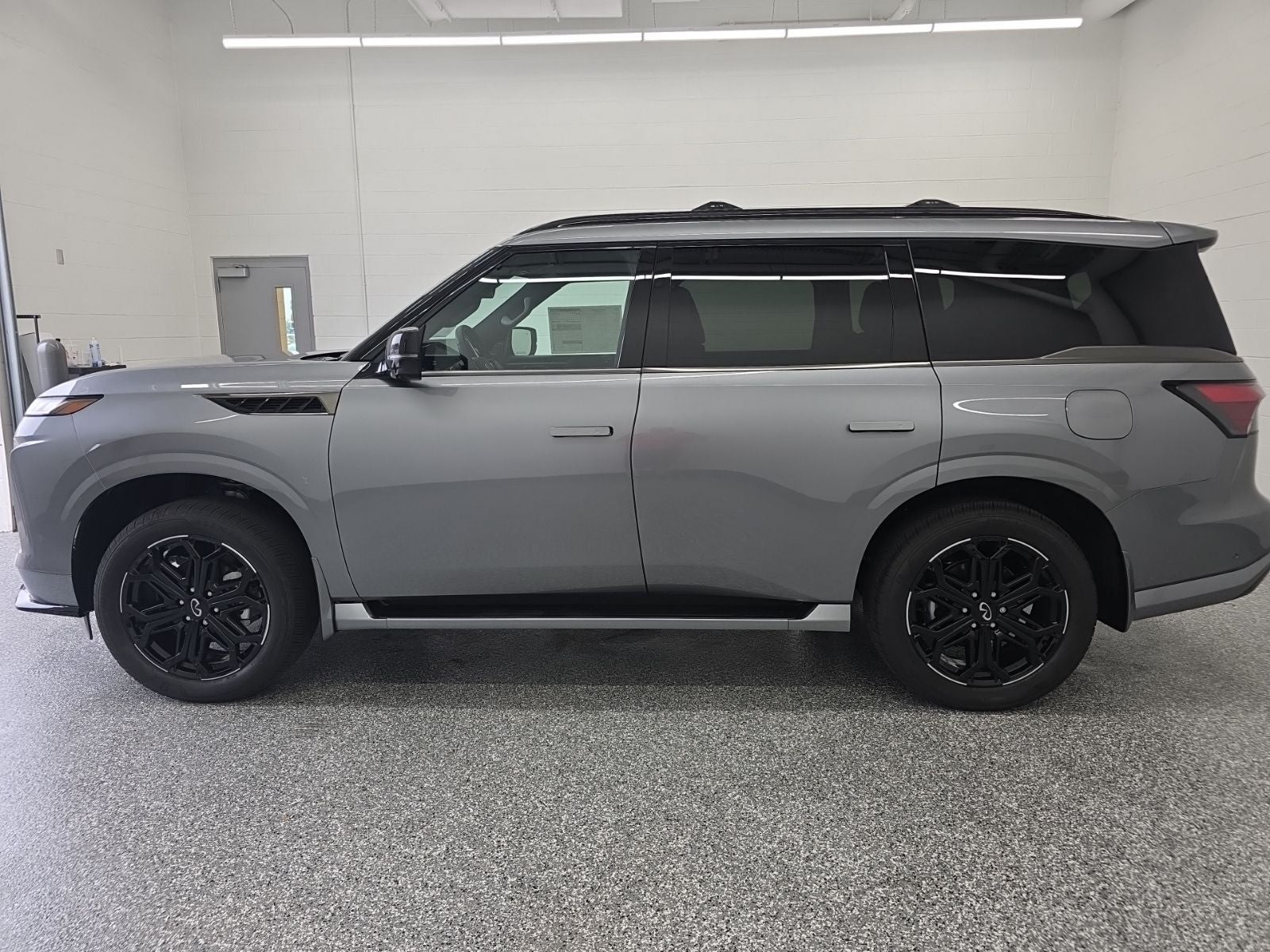 2026 INFINITI QX80 SPORT