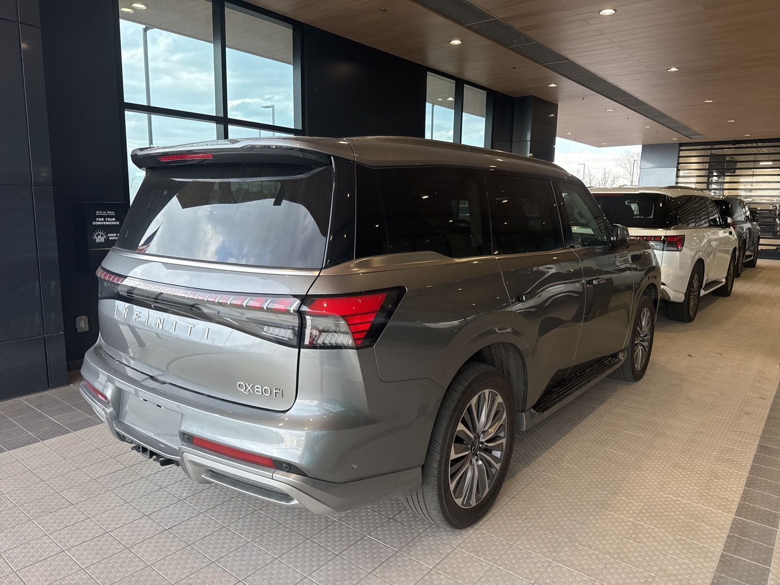 2025 INFINITI QX80 SENSORY