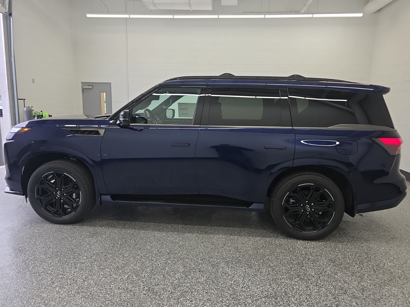 2026 INFINITI QX80 SPORT