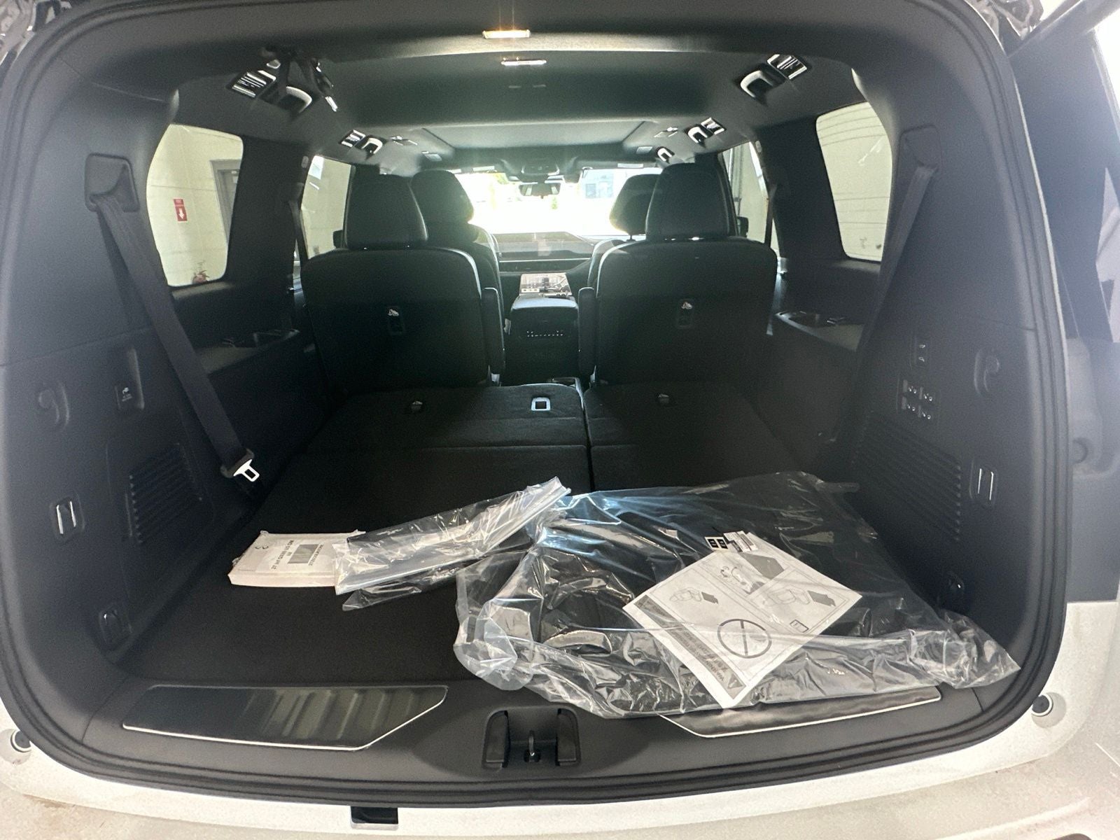 2027 INFINITI QX80 SPORT