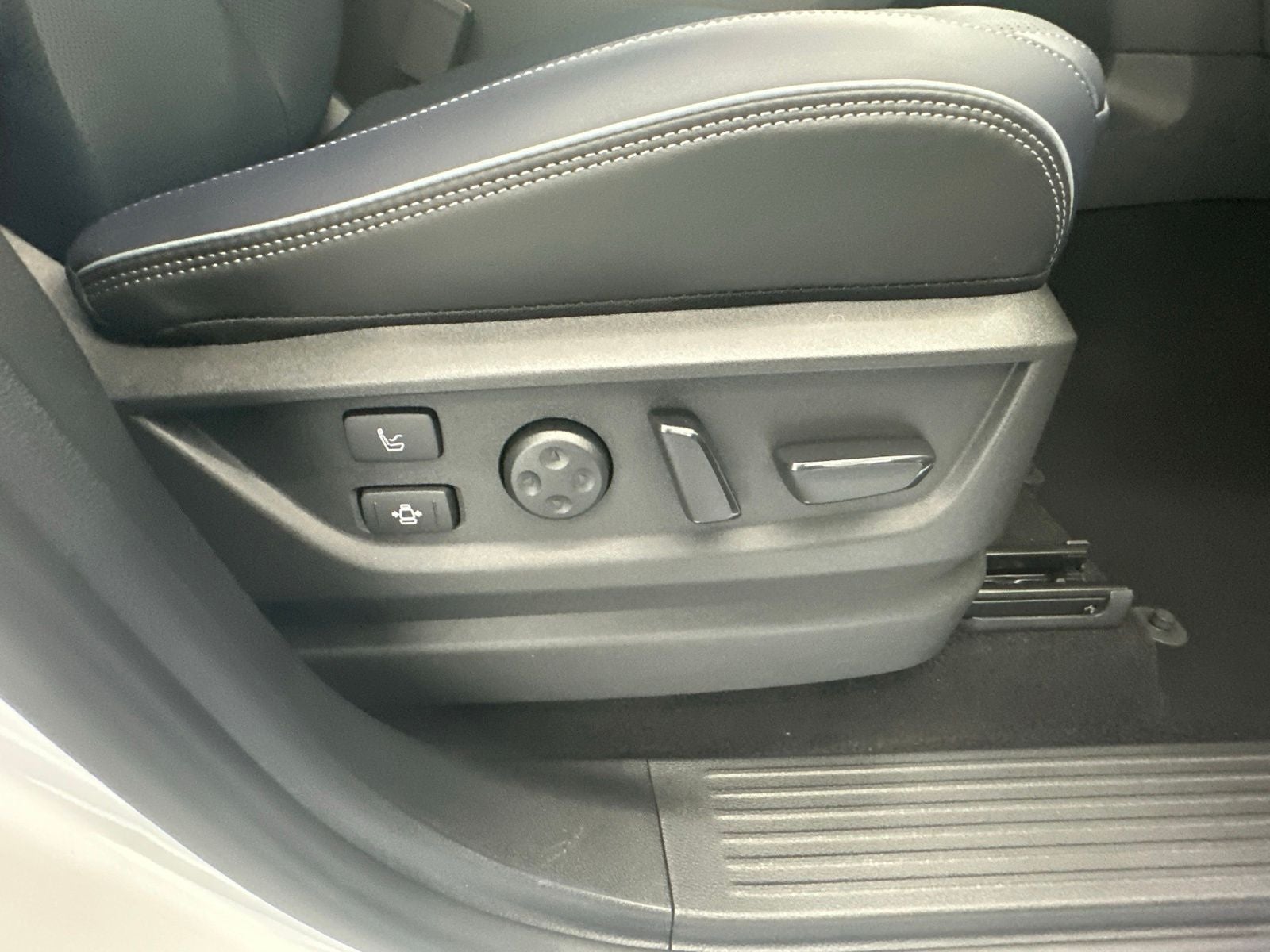 2027 INFINITI QX80 SPORT