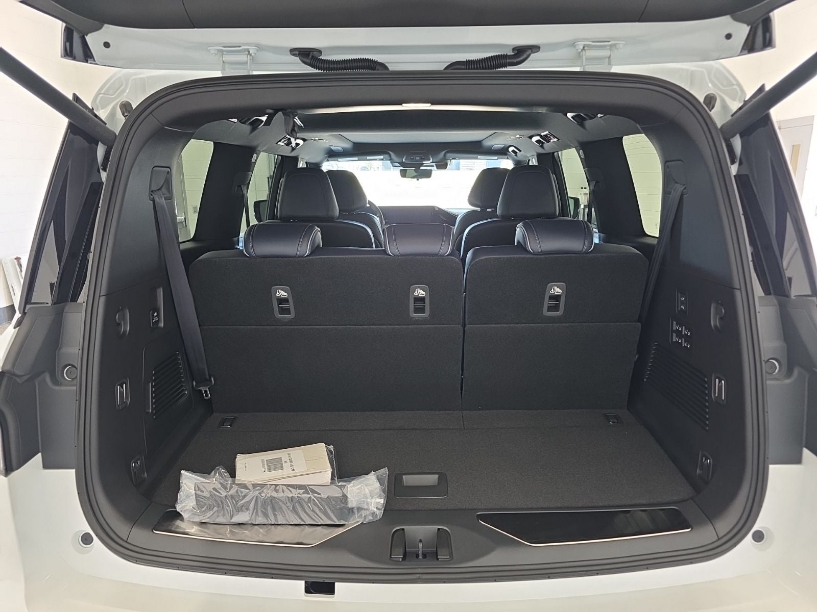 2026 INFINITI QX80 SPORT