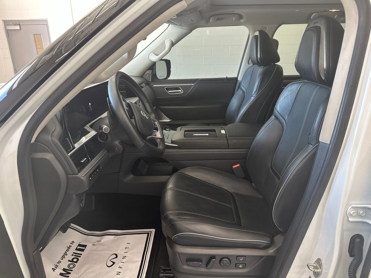 2025 INFINITI QX80 SENSORY